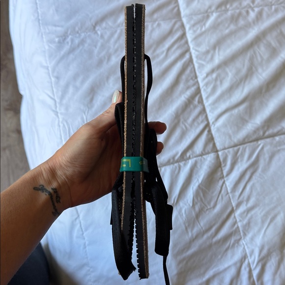 Earth Runners Black Circadian sandals size men’s 10/womens 12, NIB - Picture 3 of 5